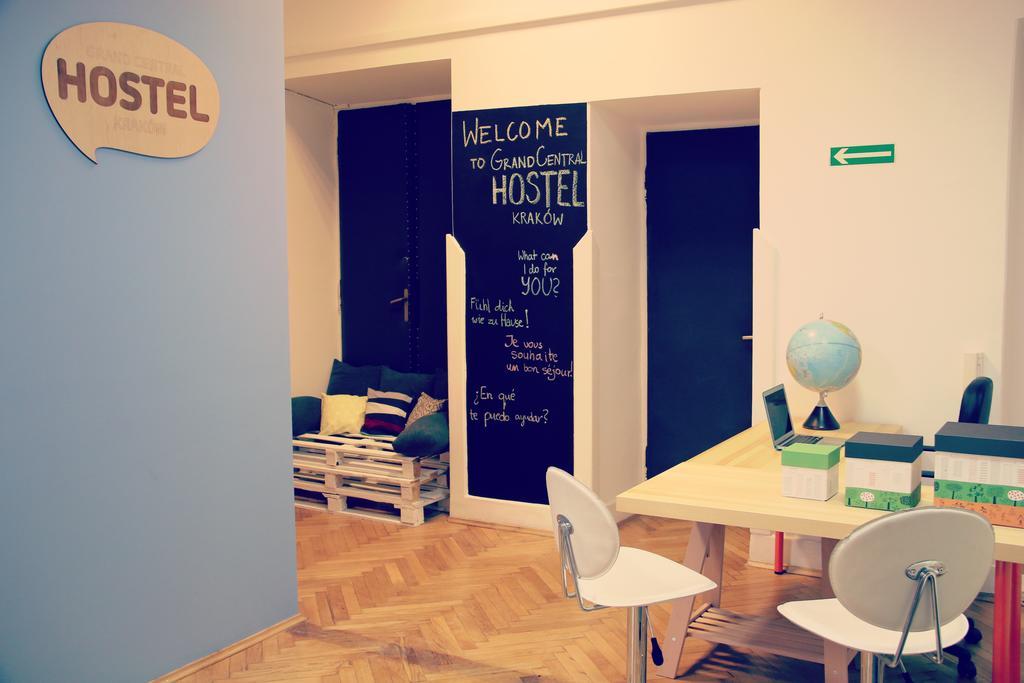 Grand Central Hostel Krasków Eksteriør bilde