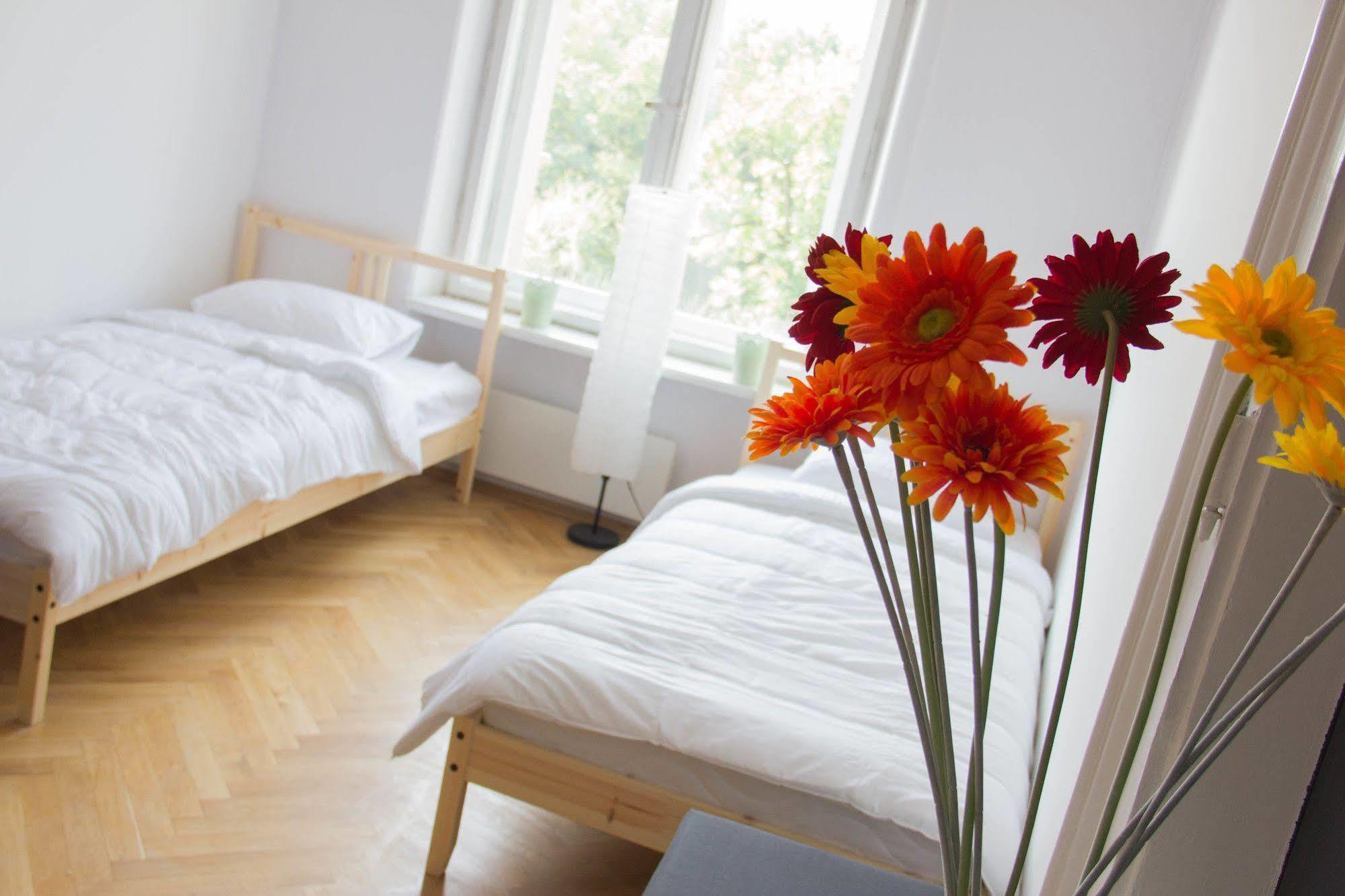 Grand Central Hostel Krasków Eksteriør bilde
