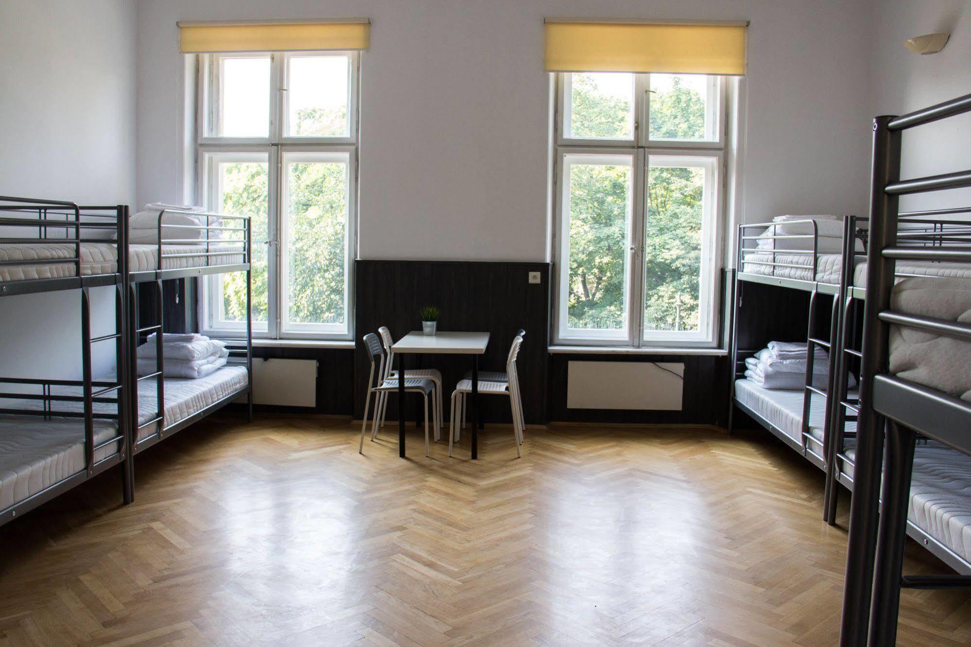 Grand Central Hostel Krasków Eksteriør bilde